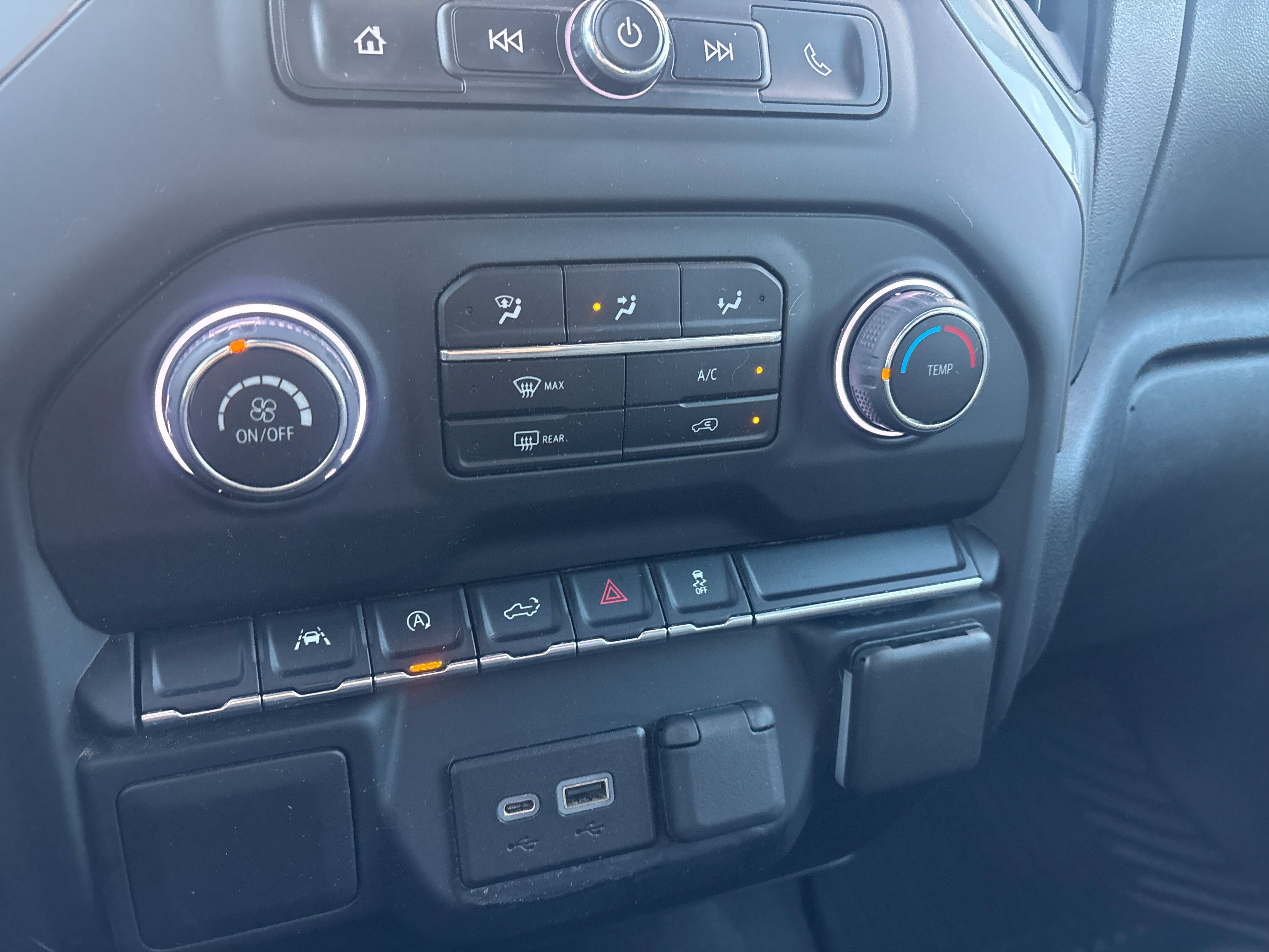 Used 2022 Chevrolet Silverado 1500 Custom AWD/4WD image 18