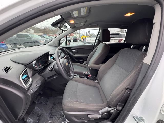 Used 2020 Chevrolet Trax LS w/ Tint and Cruise Package FWD image 20
