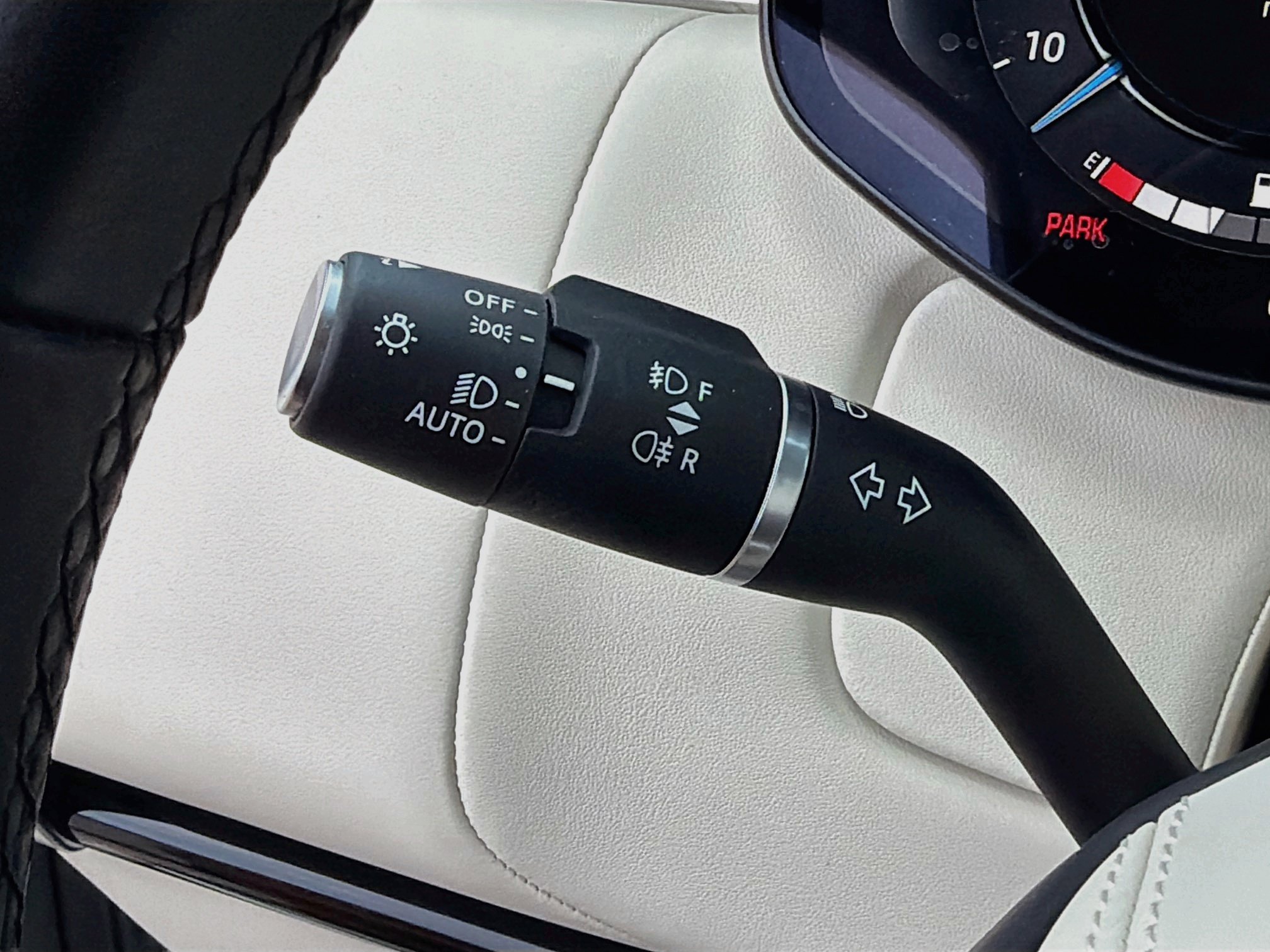 Used 2025 Land Rover Range Rover Autobiography AWD/4WD image 35
