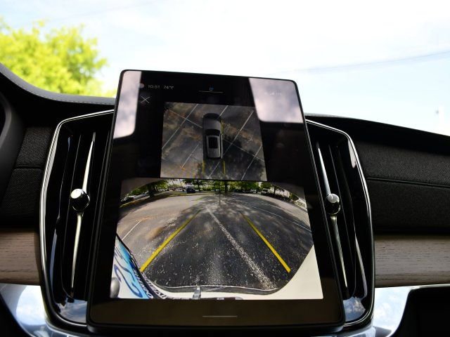 Used 2025 Volvo XC90 B6 Plus w/ Protection Package Premier AWD/4WD image 14