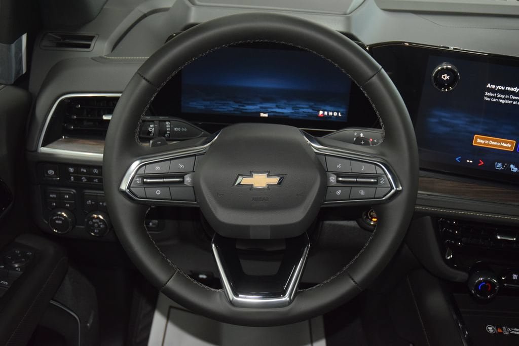 New 2026 Chevrolet Suburban Premier AWD/4WD image 37