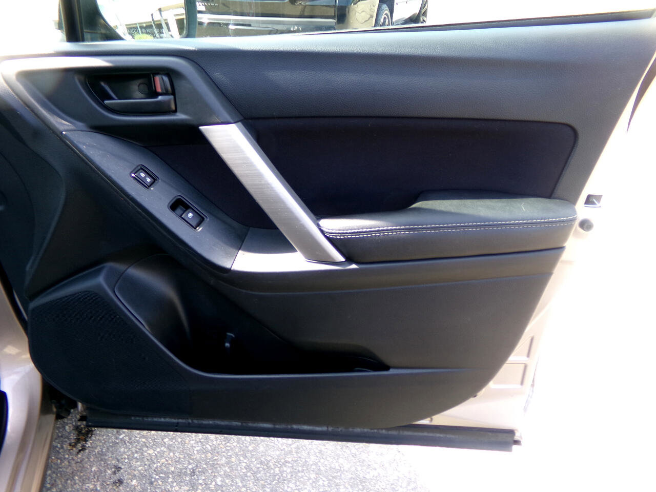 Used 2016 Subaru Forester 2.5i Premium w/ All-Weather Package image 25