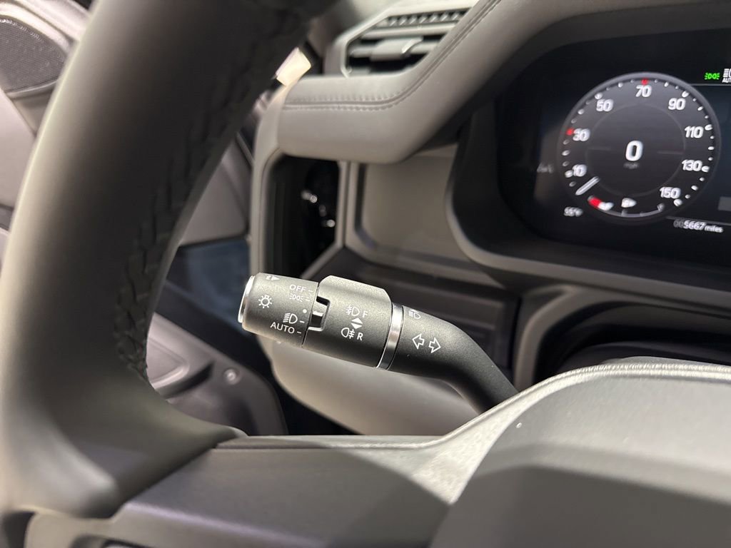 Used 2025 Land Rover Defender 110 S image 33