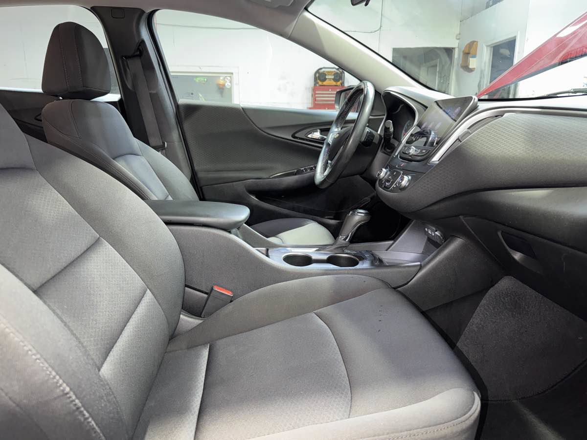 Used 2019 Chevrolet Malibu RS FWD image 27