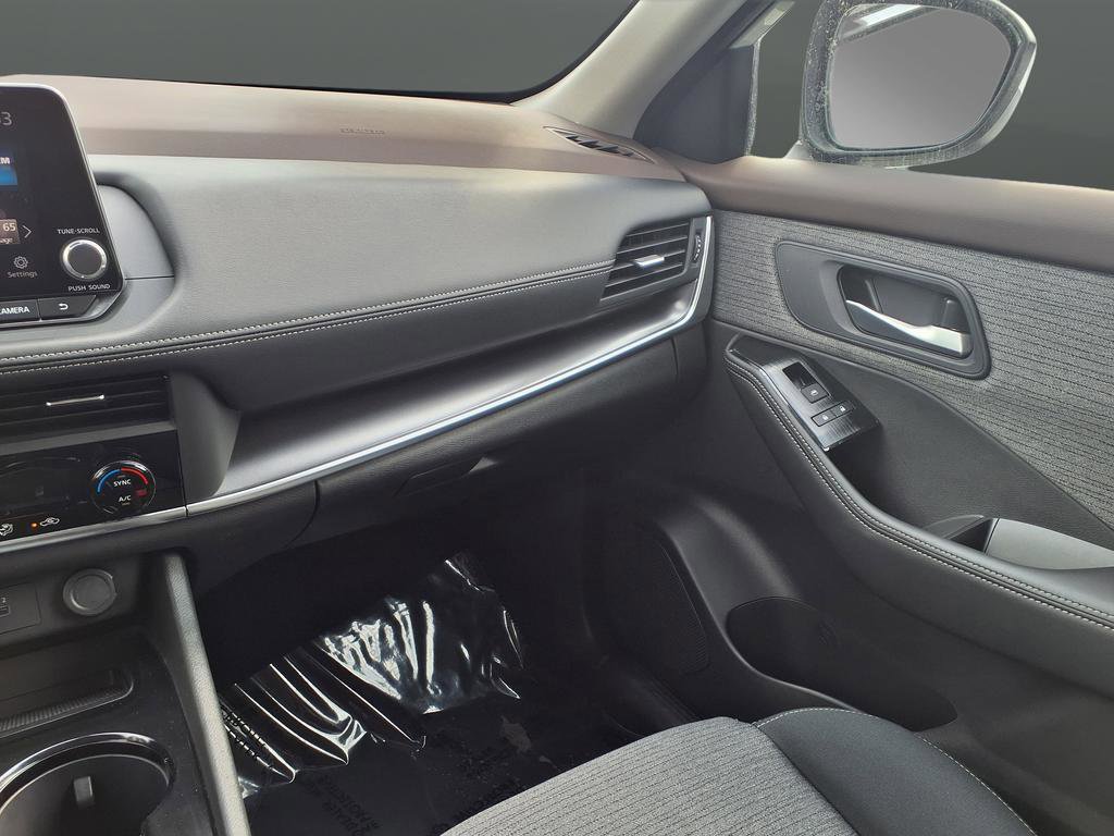 Used 2023 Nissan Rogue SV image 45