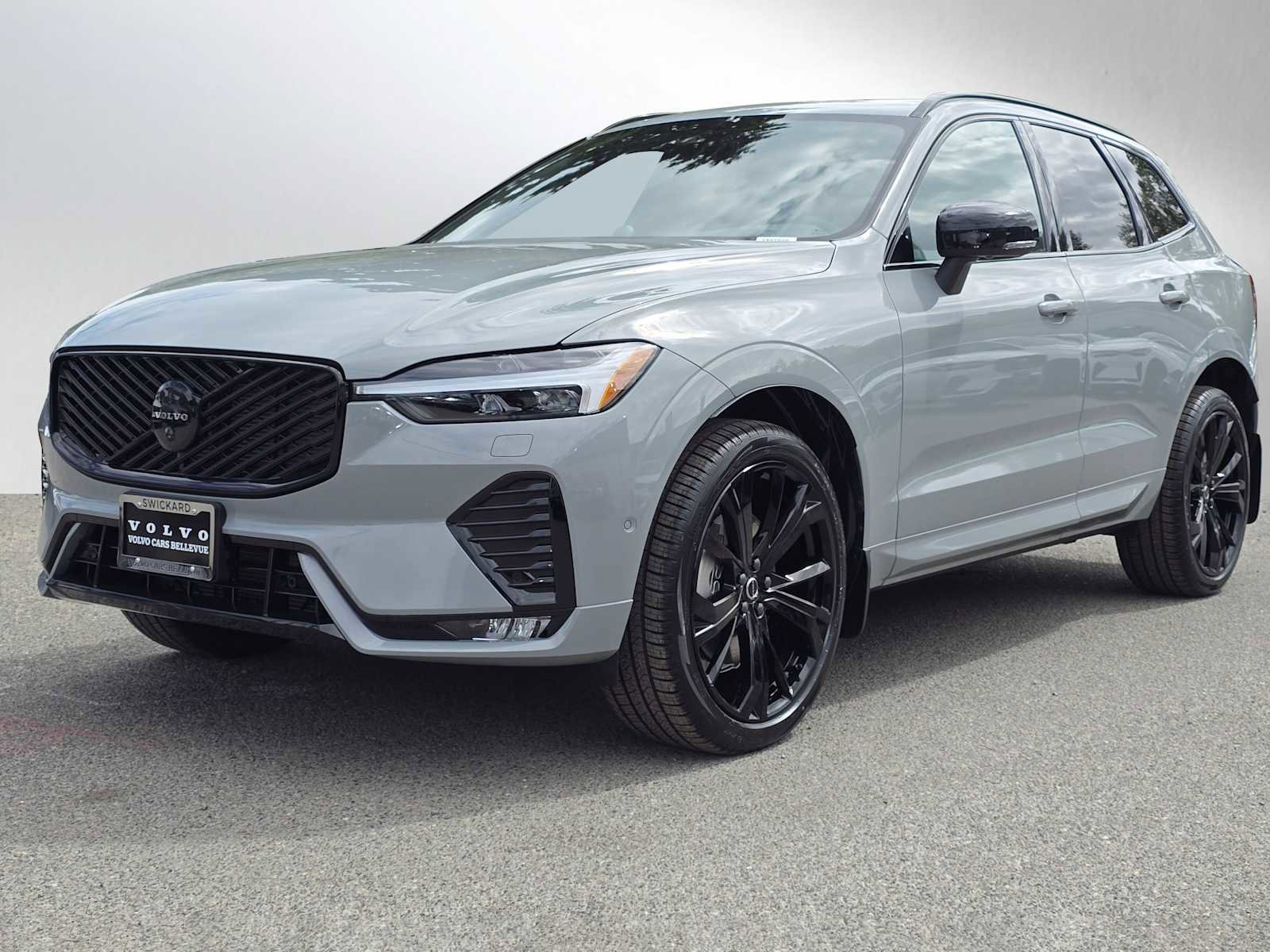 New 2026 Volvo XC60 B5 Ultra w/ Protection Package Premier AWD/4WD image 14