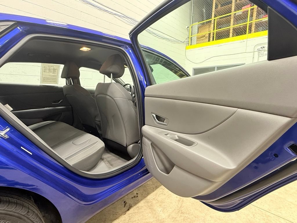 Used 2024 Hyundai Elantra SEL FWD image 36