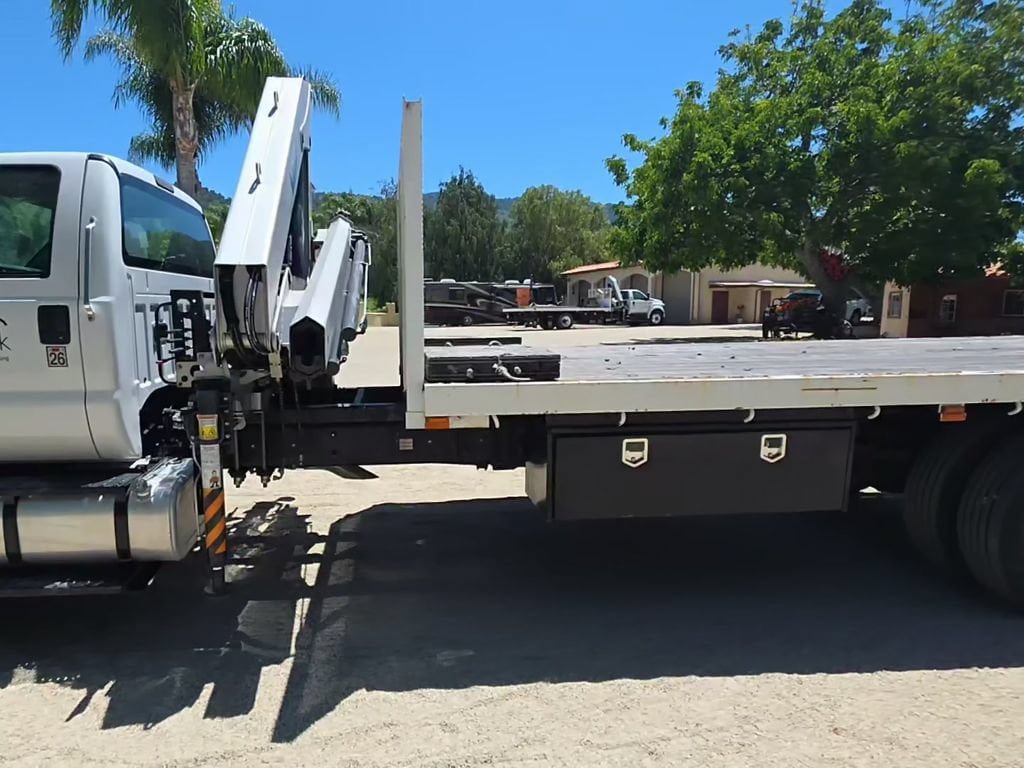 Used 2017 Ford F650 2WD Regular Cab Super Duty image 2