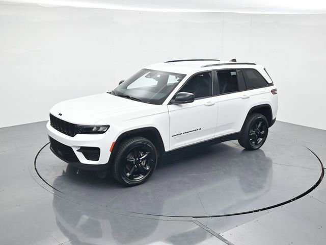 Used 2023 Jeep Grand Cherokee Altitude image 39