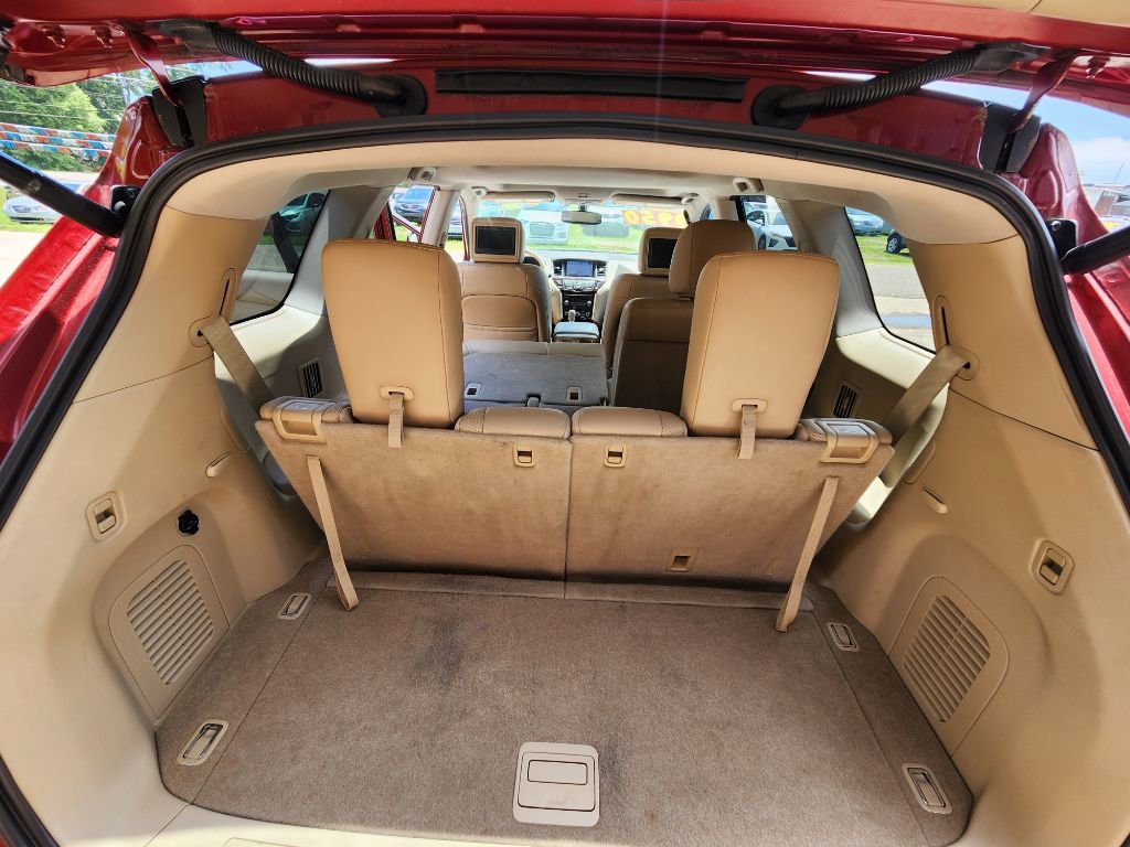 Used 2015 Nissan Pathfinder Platinum w/ Family Entertainment Package FWD image 10