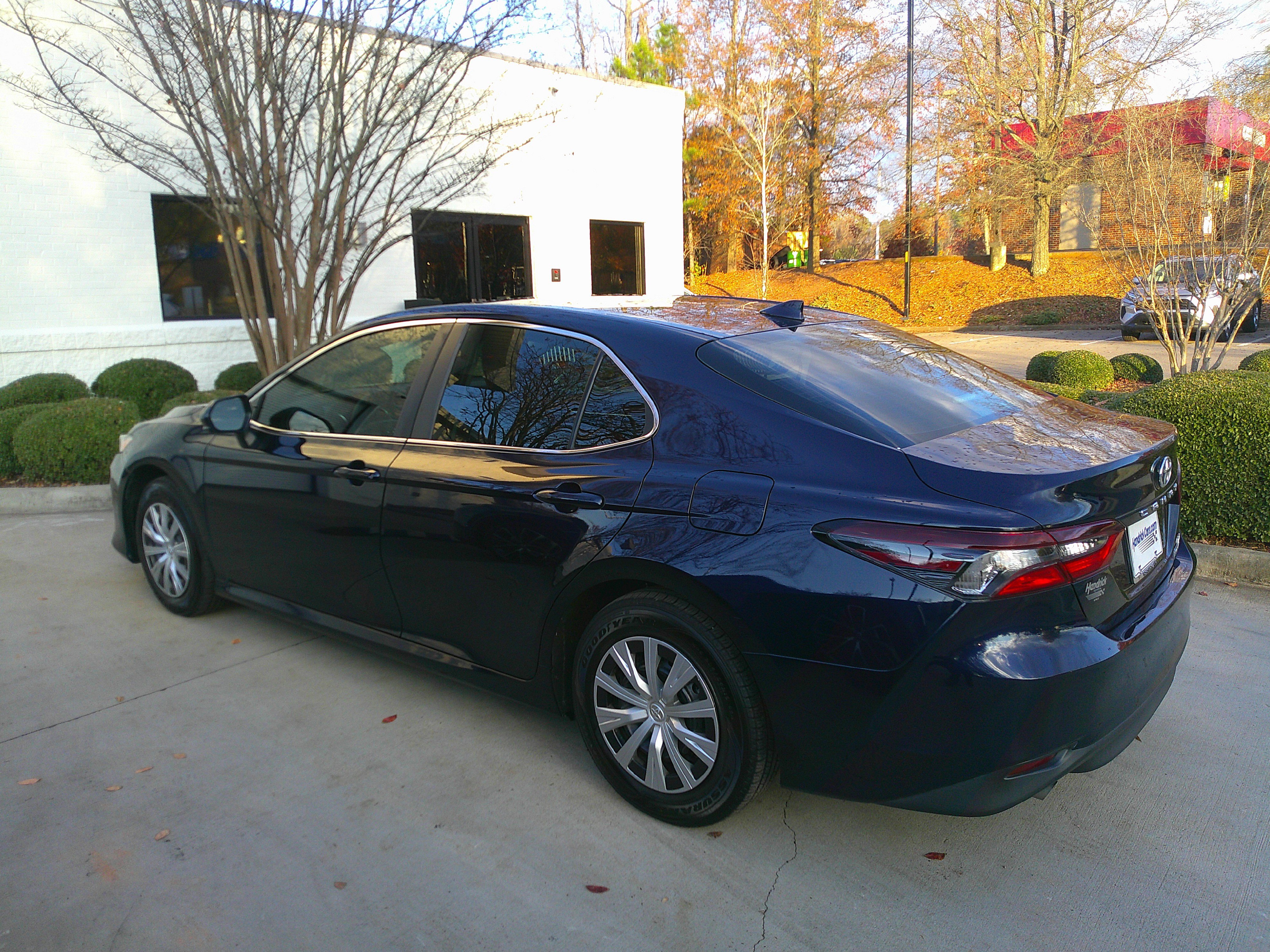 Used 2022 Toyota Camry LE image 9