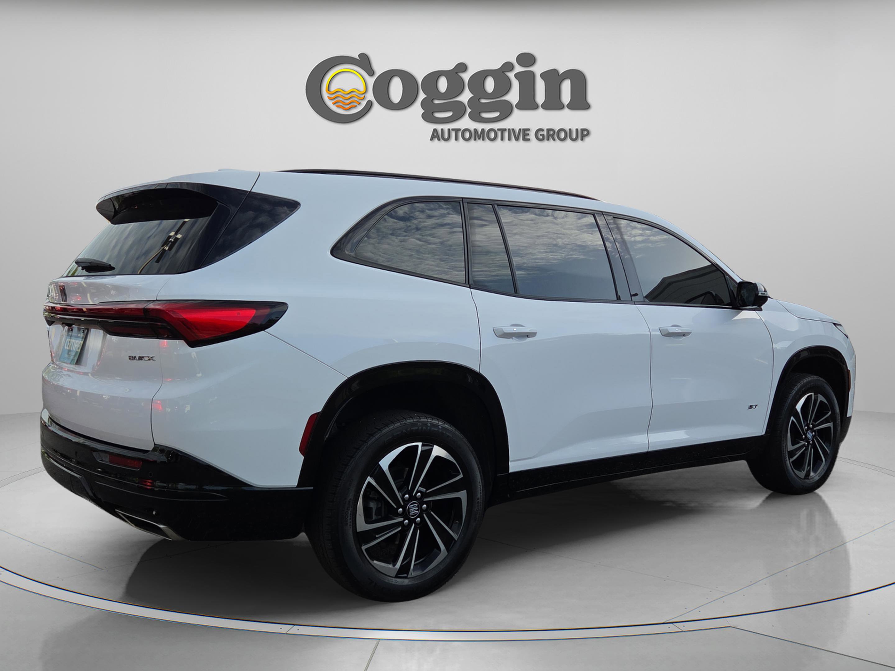 Used 2025 Buick Enclave Sport Touring w/ Power Package image 5