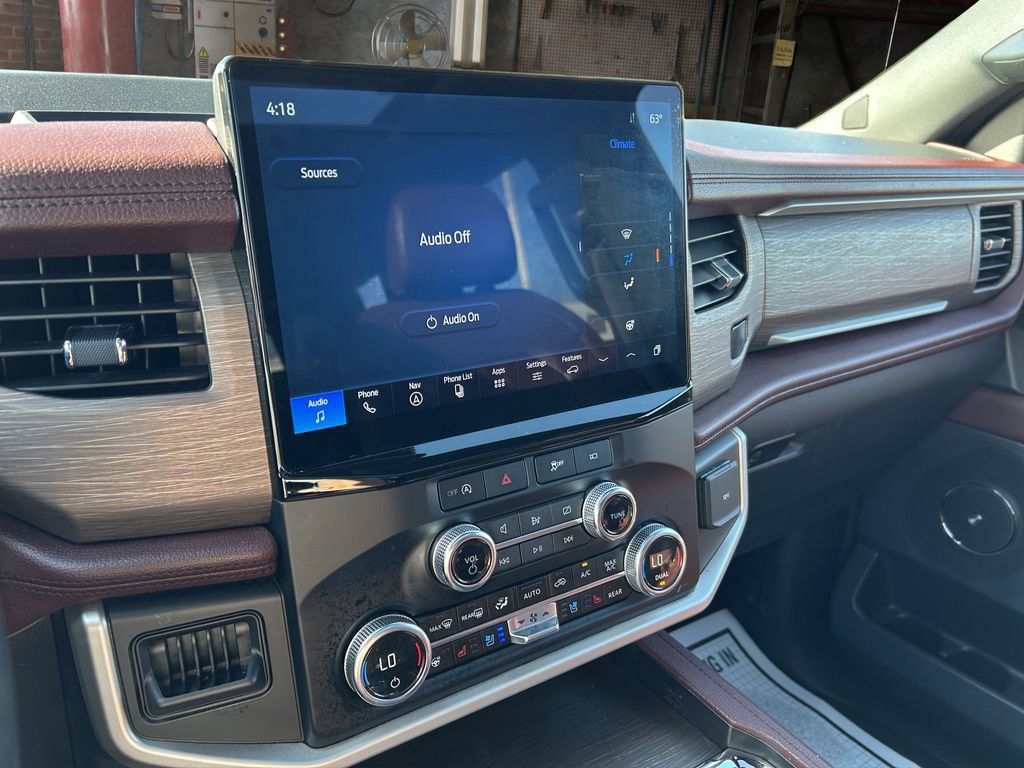 Used 2024 Ford Expedition Limited image 24