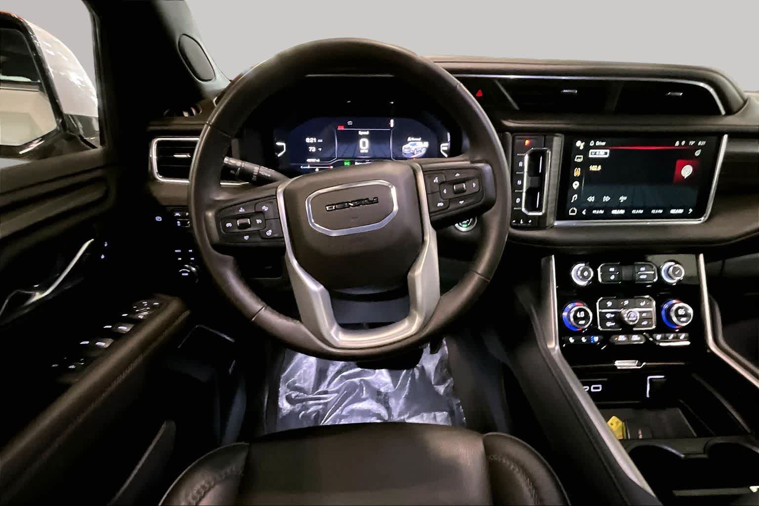 Used 2024 GMC Yukon Denali AWD/4WD image 6