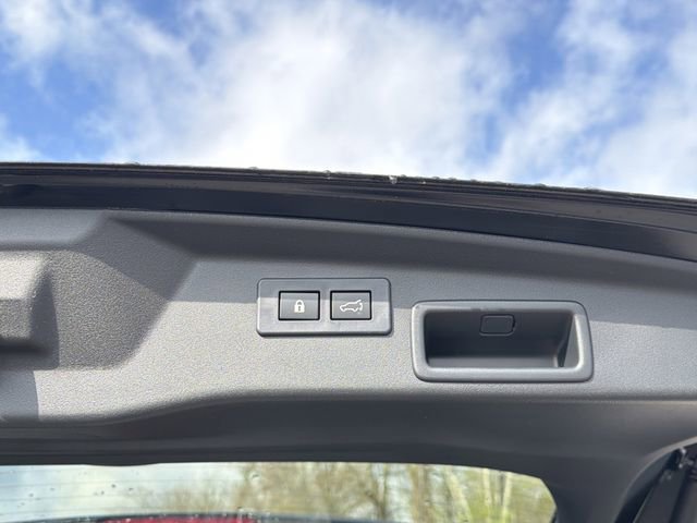 New 2026 Subaru Outback Touring AWD/4WD image 13