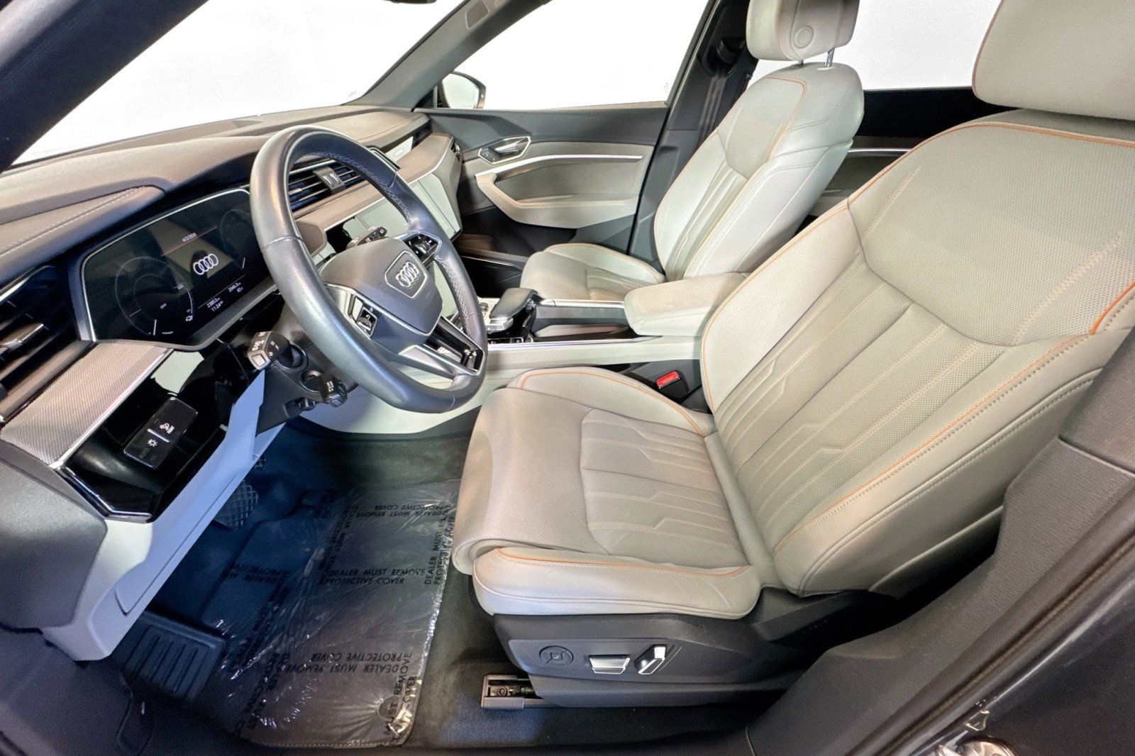 Used 2024 Audi Q8 e-tron Prestige w/ Prestige Package image 19