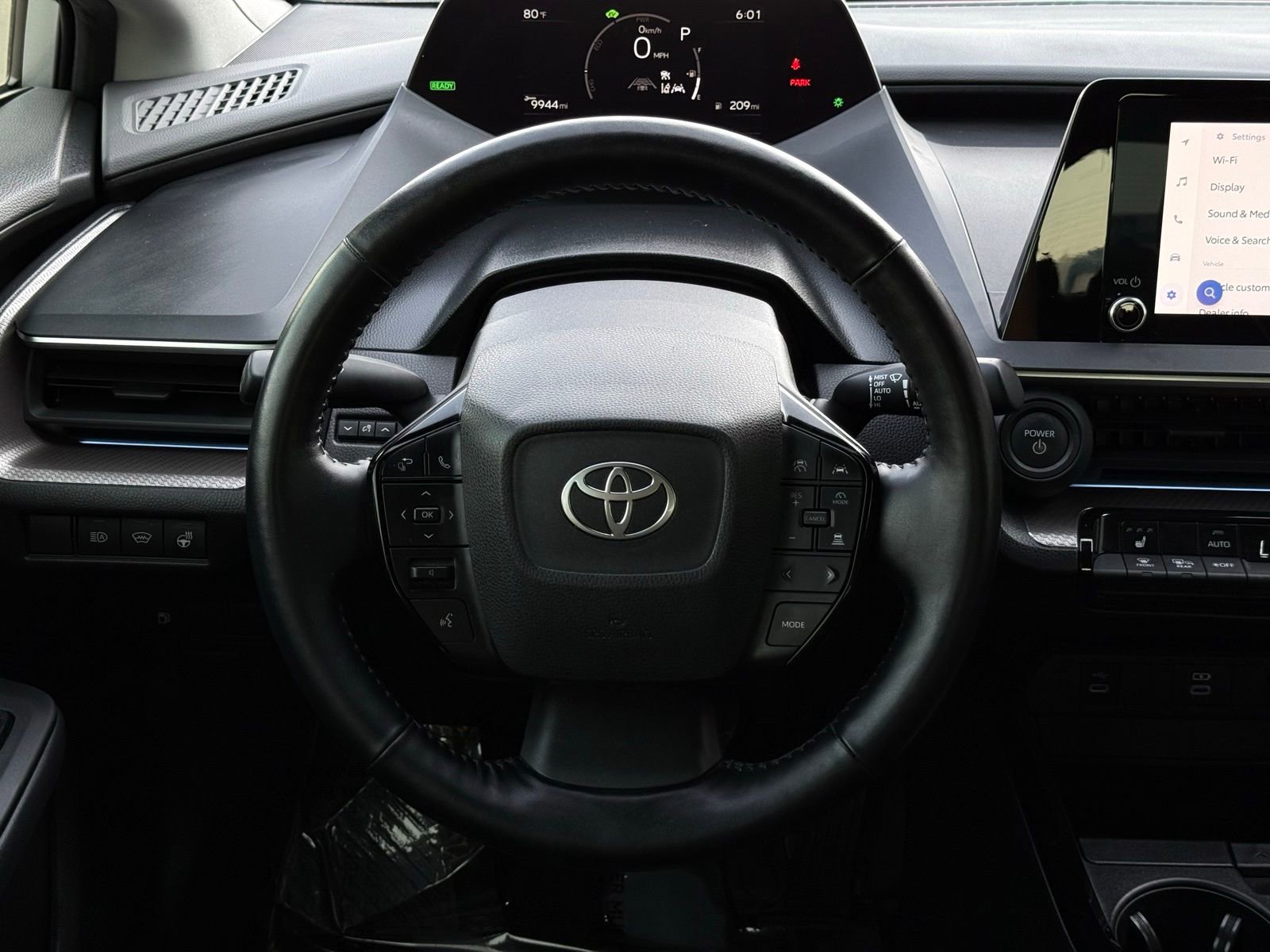 Used 2024 Toyota Prius XLE FWD image 37