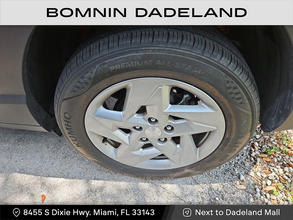 Used 2024 Hyundai Kona SE image 5