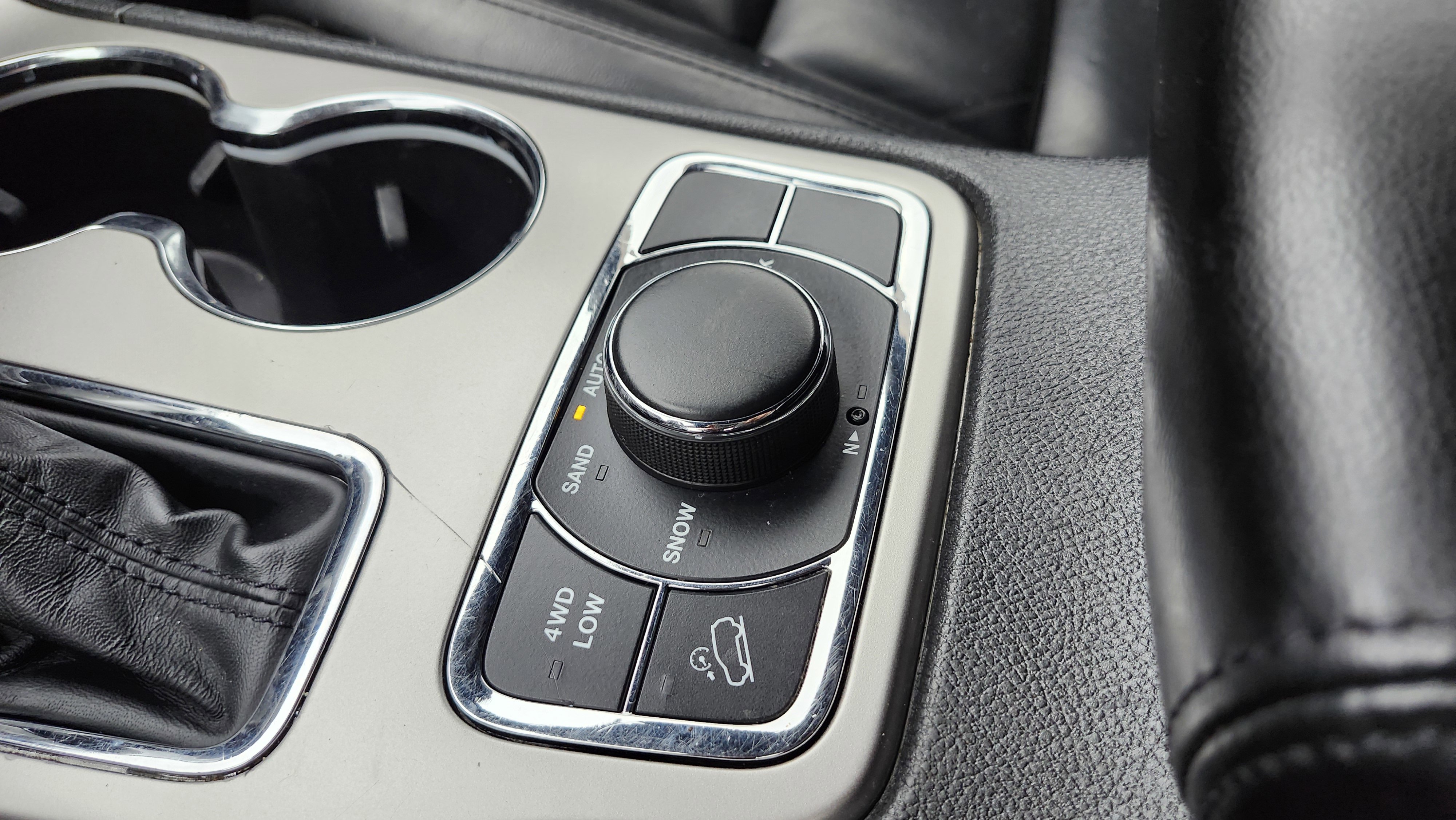 Used 2019 Jeep Grand Cherokee Limited image 12