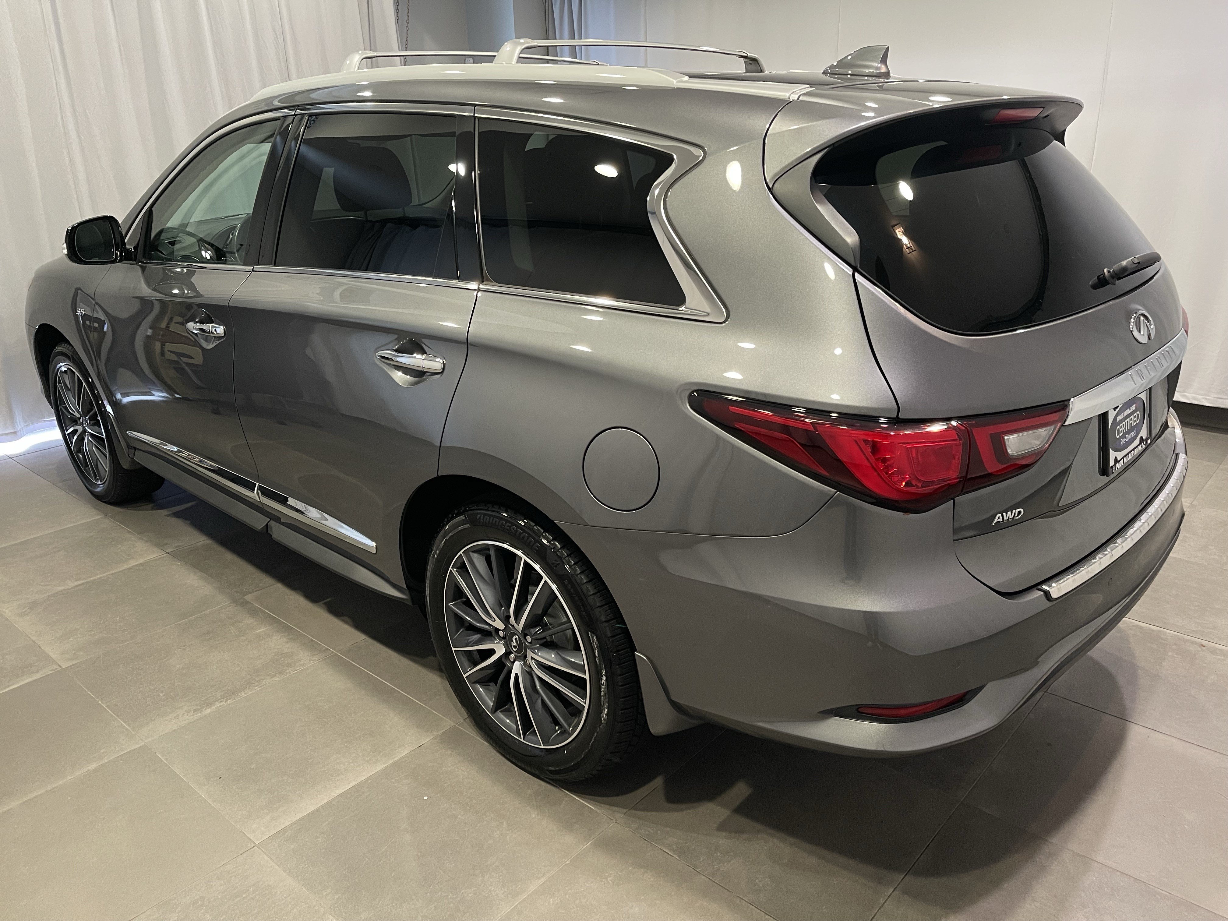 Used 2019 INFINITI QX60 Luxe w/ Sensory Package AWD/4WD image 4