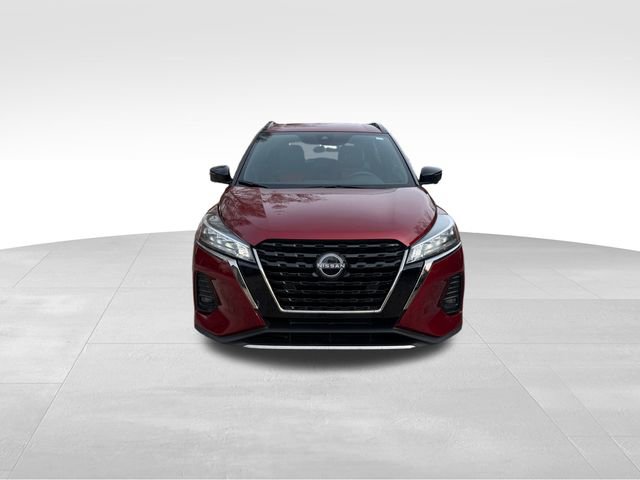 Used 2024 Nissan Kicks SR w/ SR Premium Package image 3