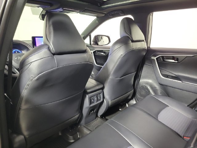 Used 2025 Toyota RAV4 XSE w/ Advanced Technology Package AWD/4WD image 11