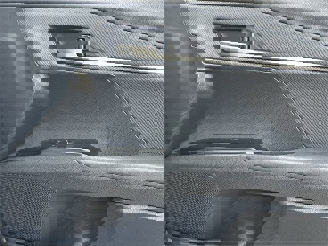 Used 2025 Toyota Camry SE image 29