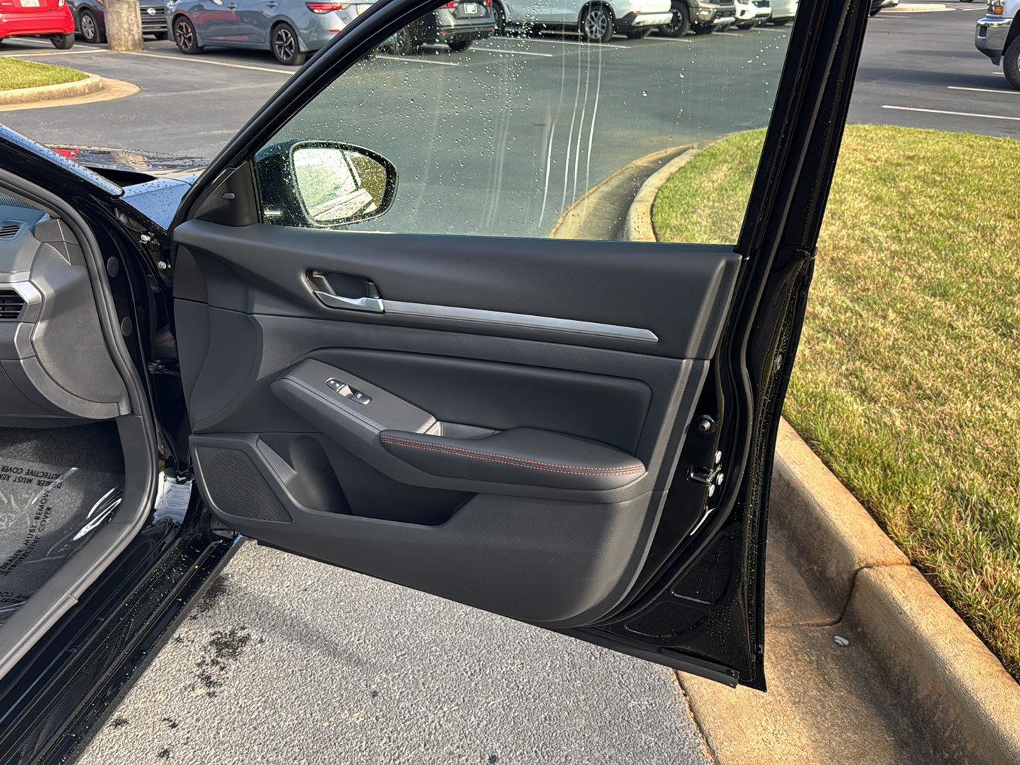 New 2026 Nissan Altima 2.5 SR w/ SR Midnight Edition Package image 12