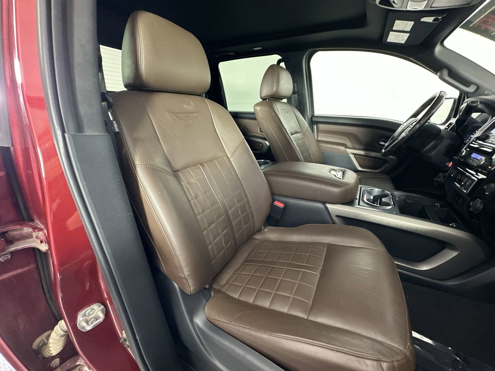 Certified 2021 Nissan Titan Platinum Reserve w/ Moonroof Package image 37