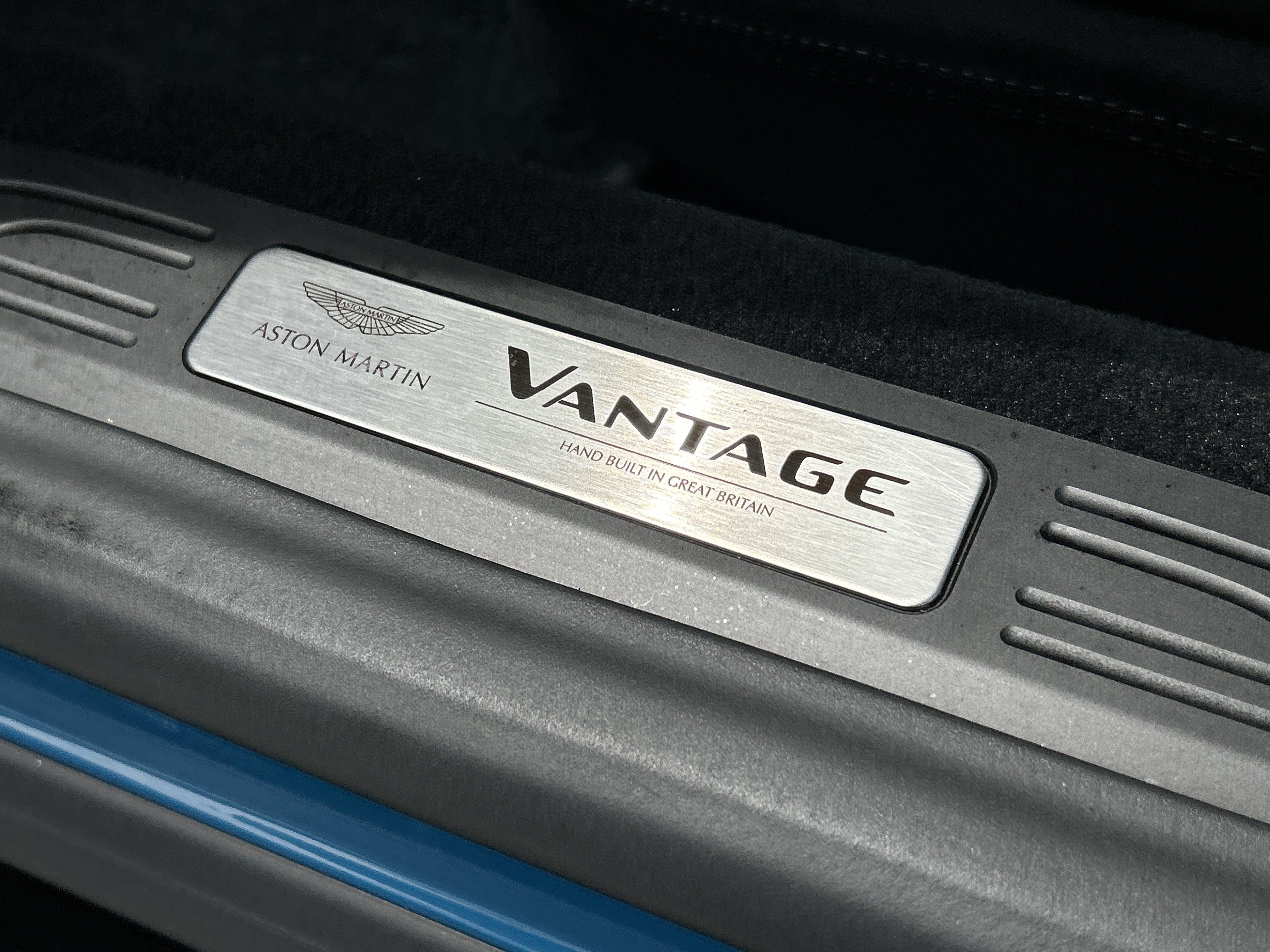 Used 2023 Aston Martin V8 Vantage Coupe RWD image 37