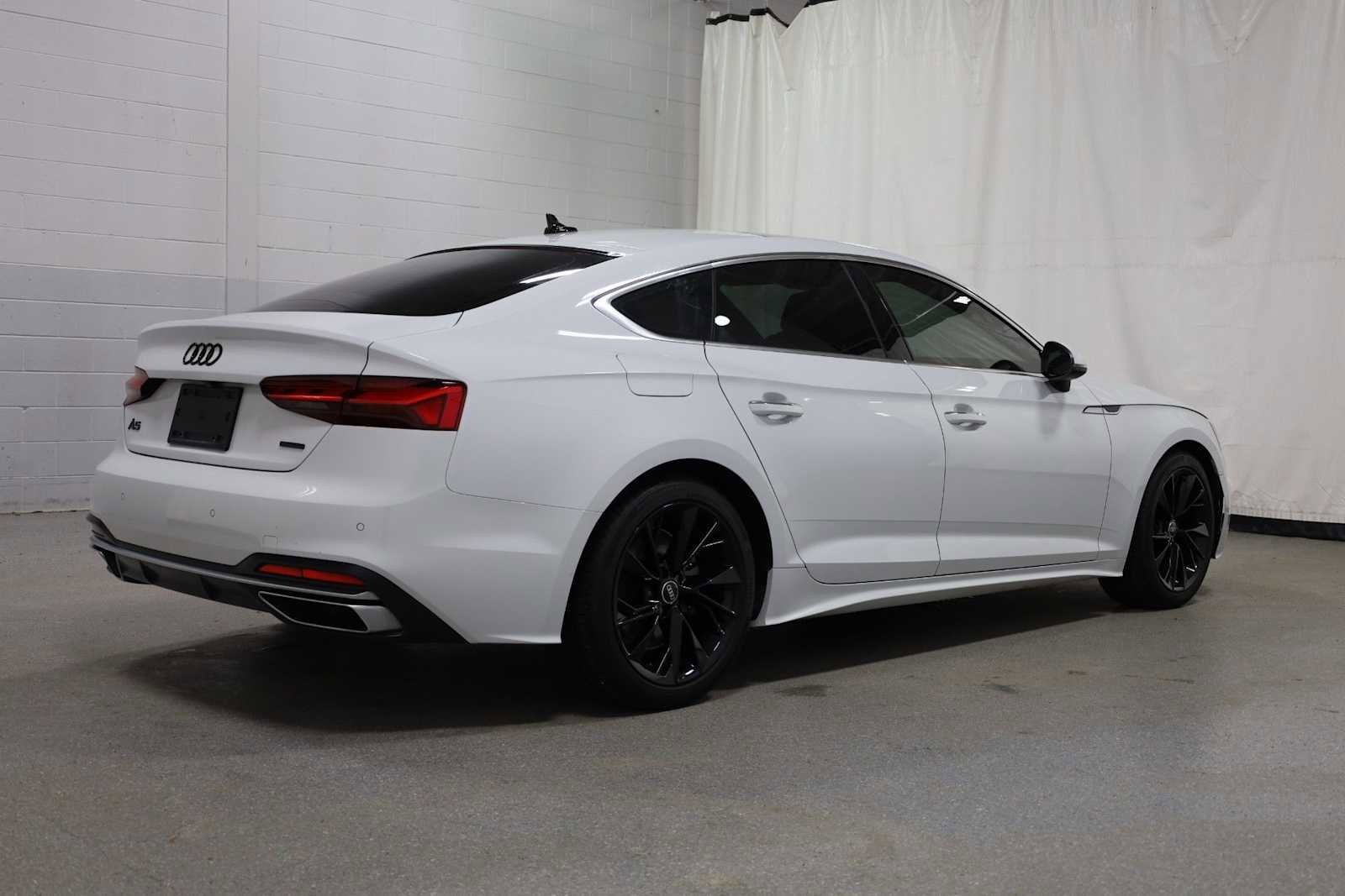 Used 2022 Audi A5 2.0T Premium image 9