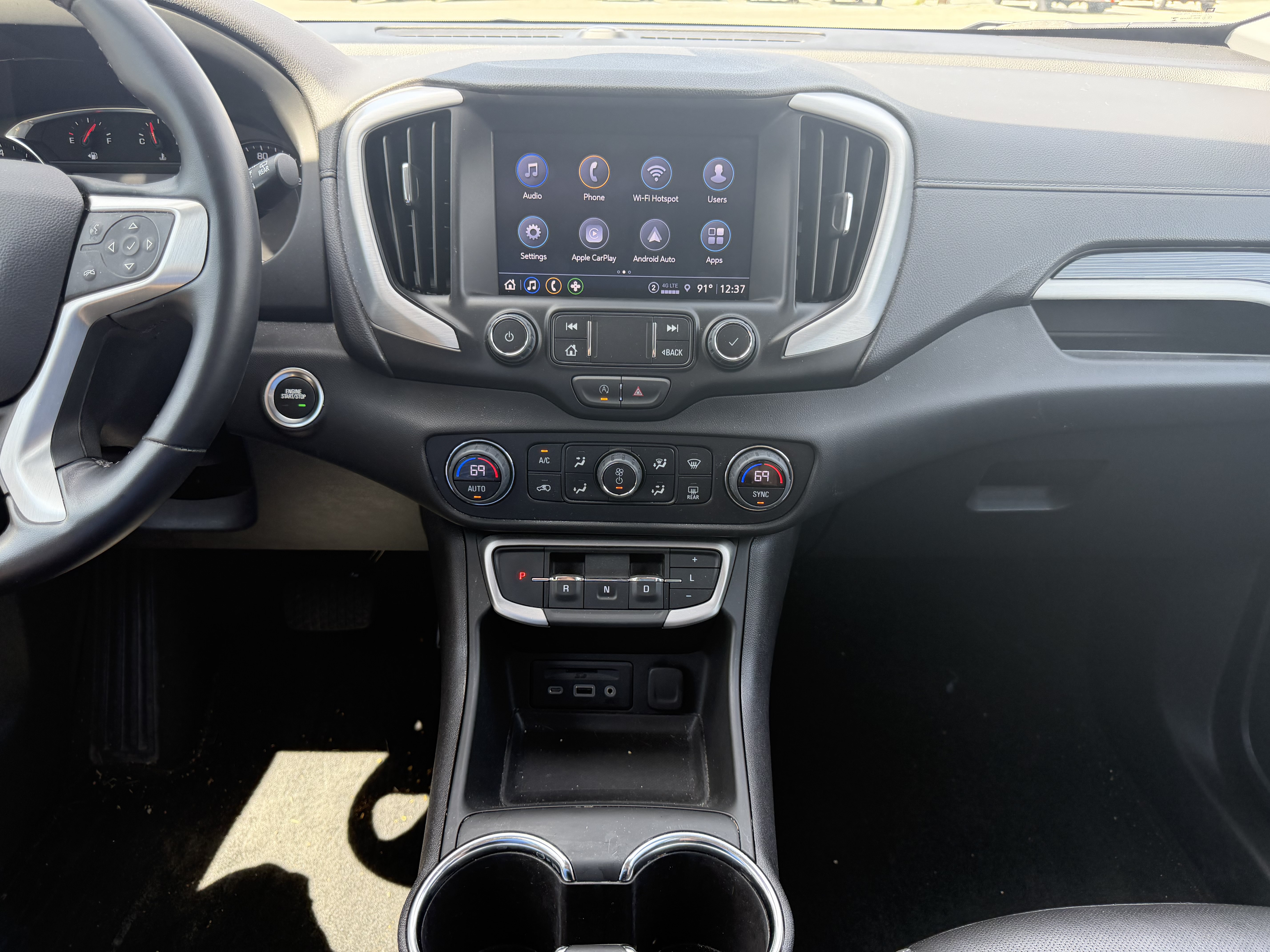 Used 2024 GMC Terrain SLT FWD image 17