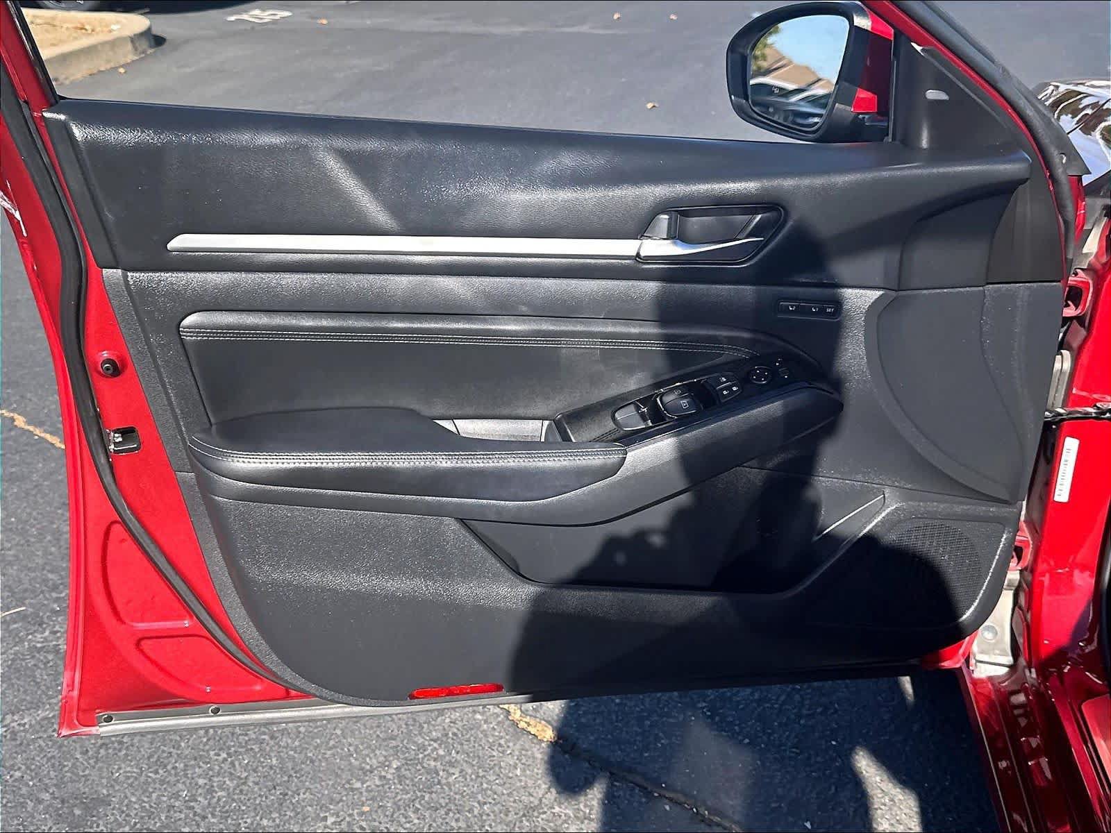 Used 2020 Nissan Altima 2.5 Platinum FWD image 21