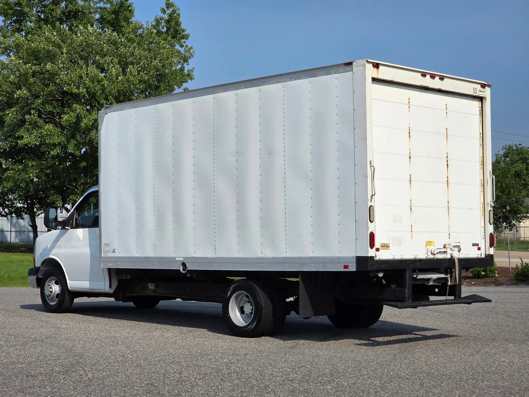 Used 2014 Chevrolet Express 3500 Extended RWD image 23