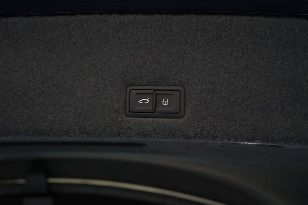 Used 2019 Lamborghini Urus image 37