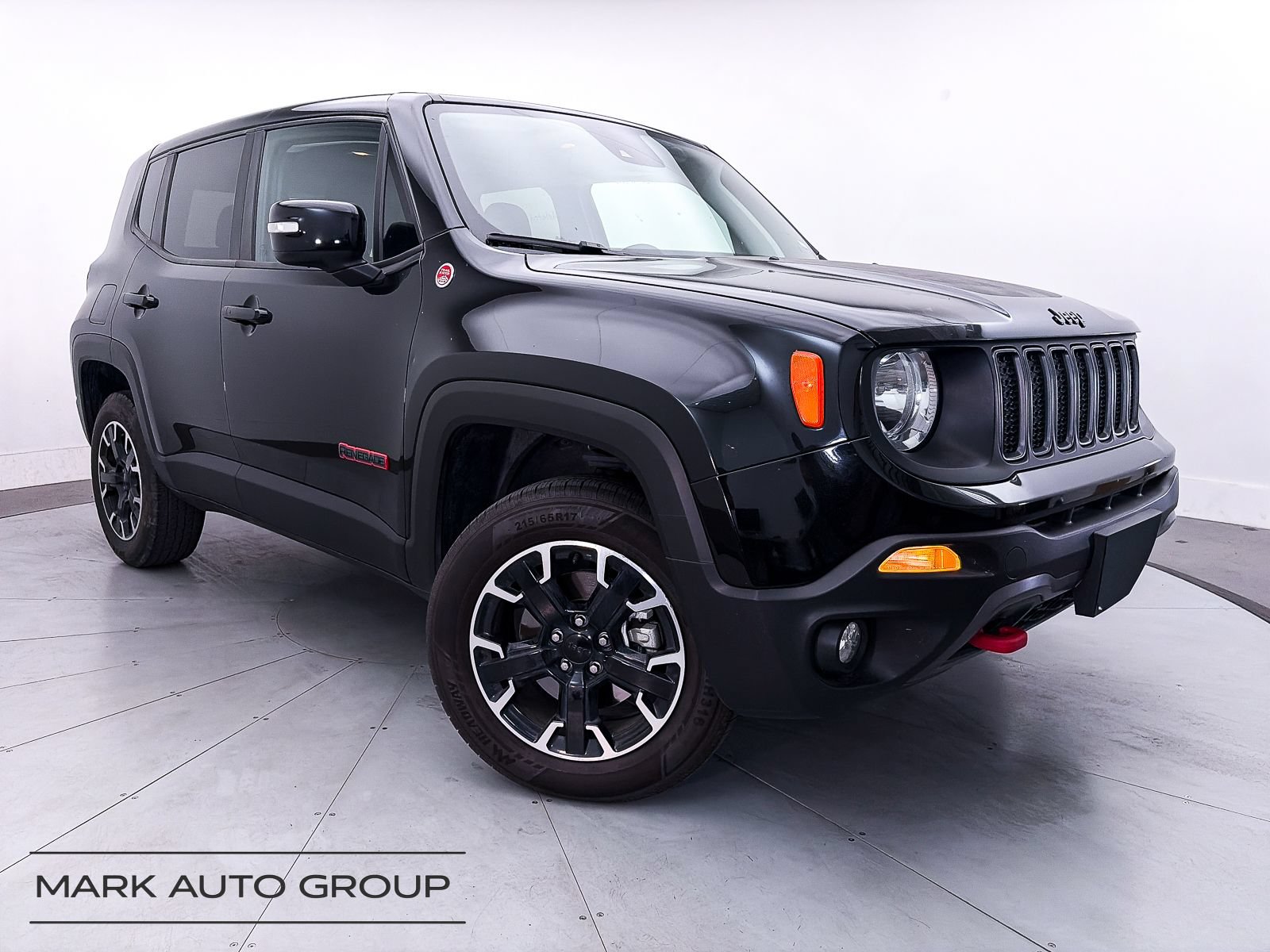 Used 2023 Jeep Renegade Trailhawk AWD/4WD image 1
