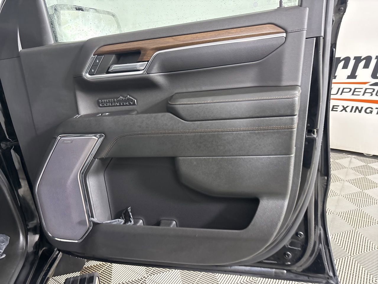 Used 2023 Chevrolet Silverado 1500 High Country w/ High Country Premium Package image 26