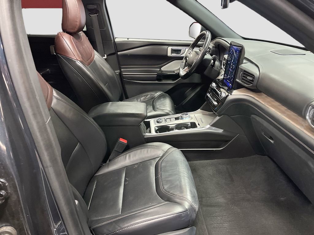 Used 2022 Ford Explorer Platinum w/ Equipment Group 601A image 30