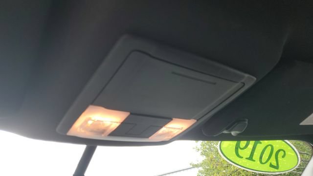 Used 2019 Ford Explorer XLT w/ Equipment Group 202A AWD/4WD image 18