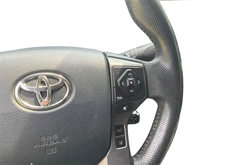 Used 2020 Toyota Tacoma TRD Off-Road AWD/4WD image 31