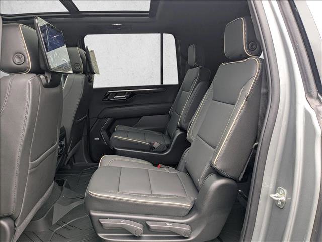 New 2026 Chevrolet Suburban Premier image 17