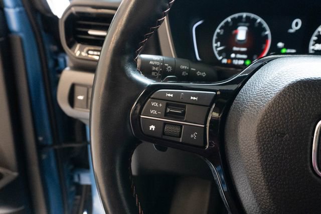 Used 2025 Honda Pilot TrailSport image 23