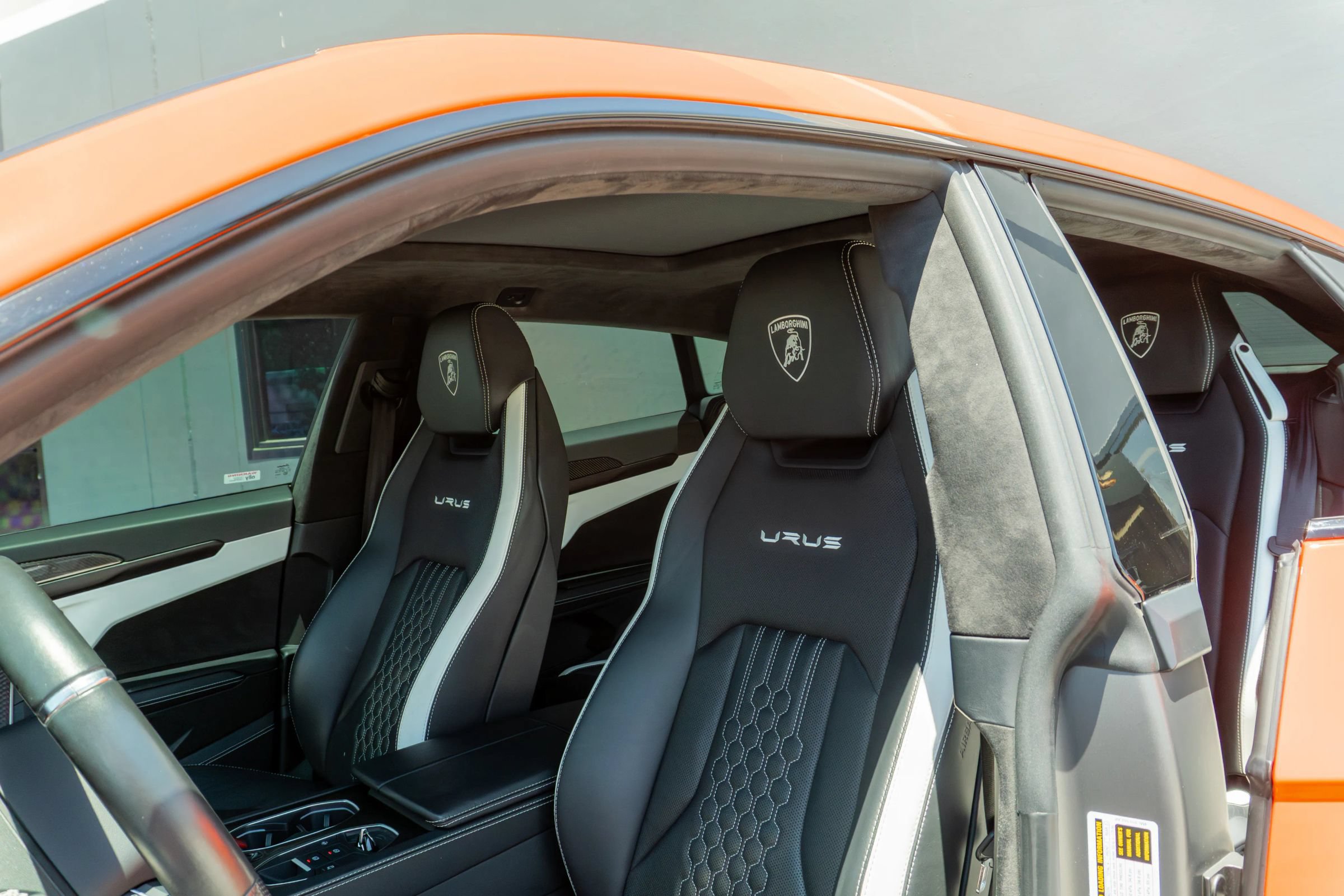 Used 2023 Lamborghini Urus S AWD/4WD image 11
