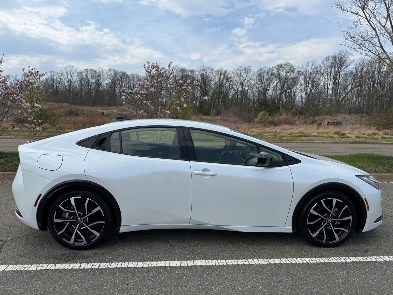 Used 2026 Toyota Prius Plug-In Hybrid FWD image 10