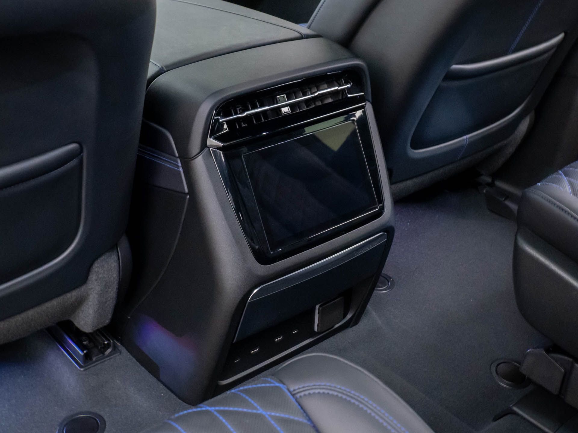 New 2025 Cadillac Escalade IQ Sport 1 w/ LPO, ONYX Package image 20