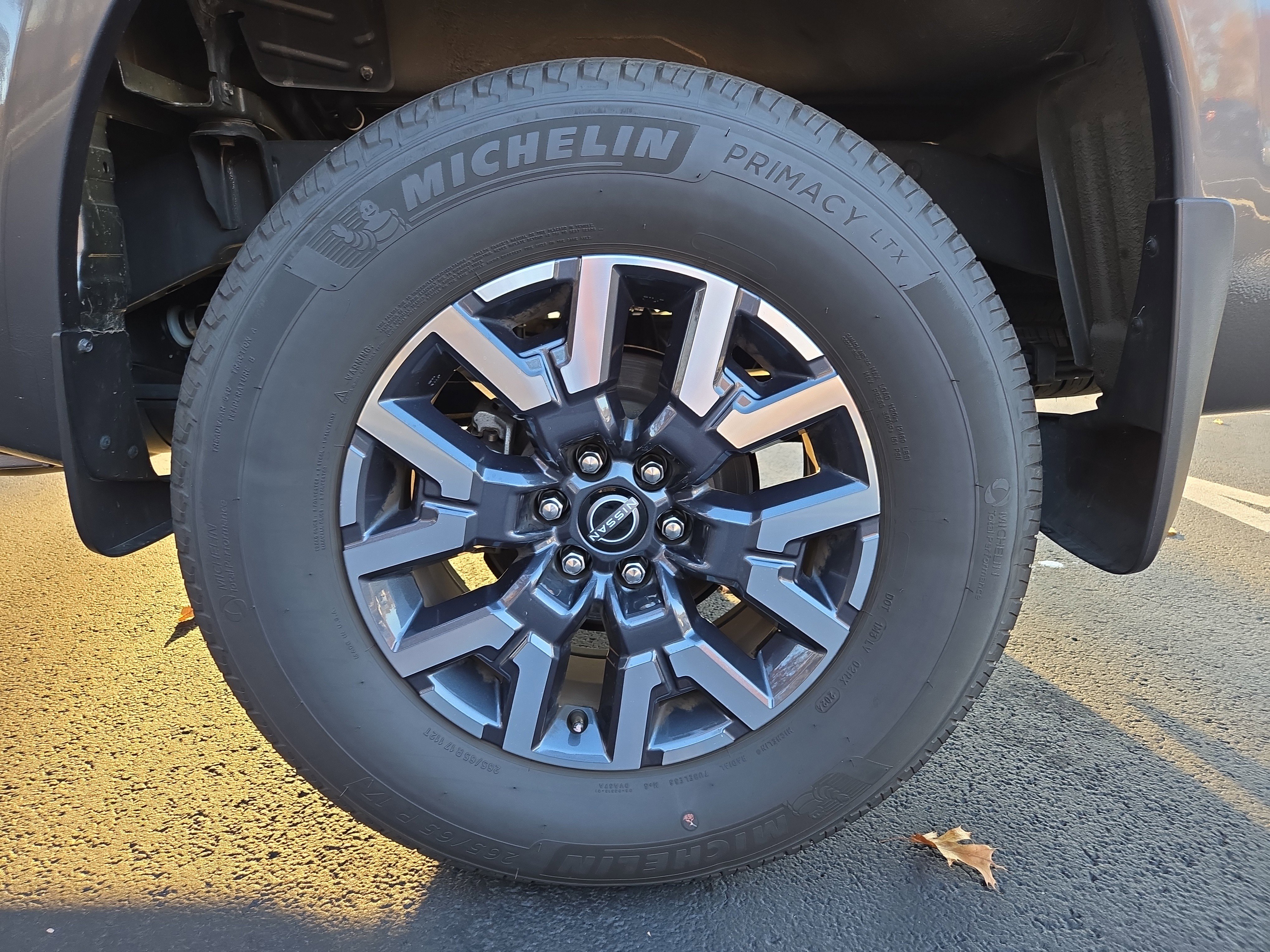 Certified 2024 Nissan Frontier SL w/ Technology Package image 11