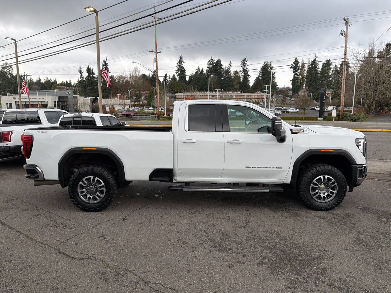 Used 2024 GMC Sierra 2500 SLE w/ SLE Value Package; image 11