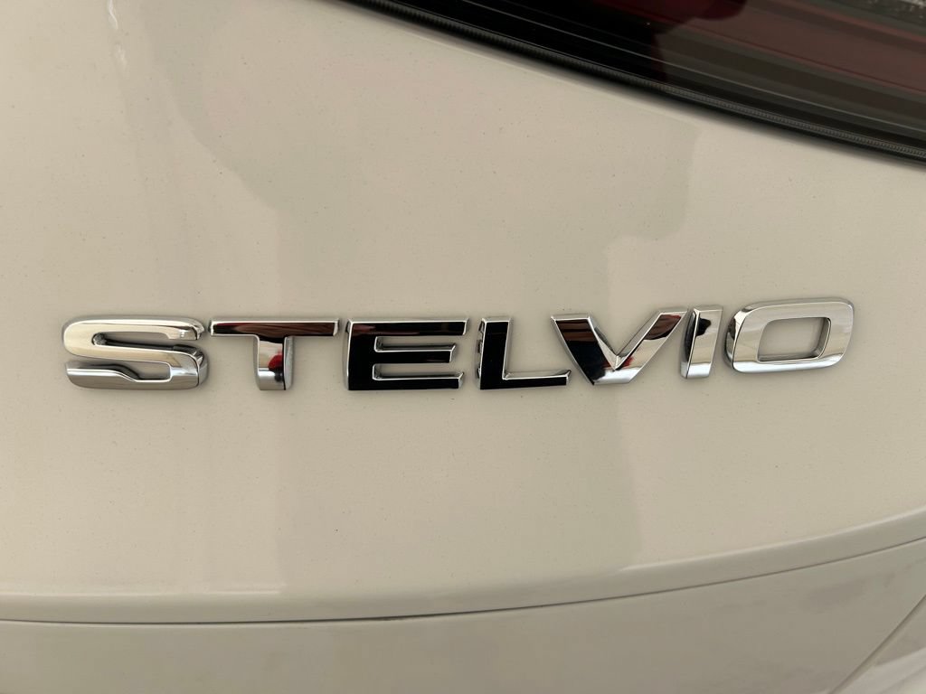 New 2025 Alfa Romeo Stelvio Sprint w/ Convenience Package AWD/4WD image 25