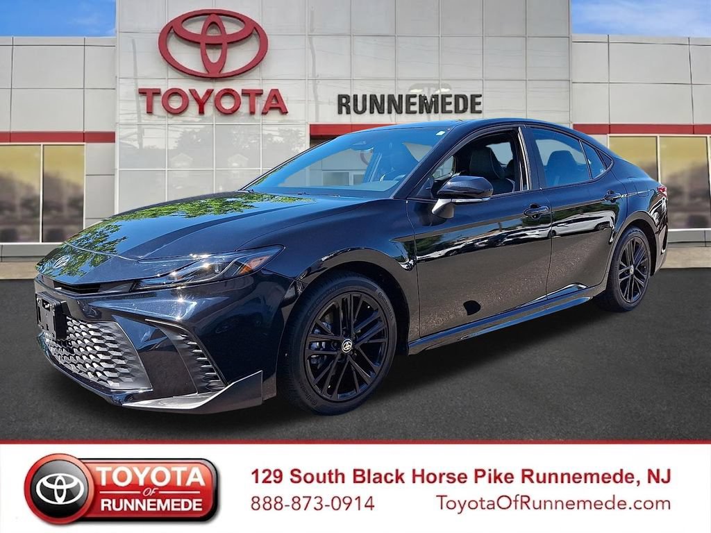 Used 2026 Toyota Camry Hybrid FWD image 3