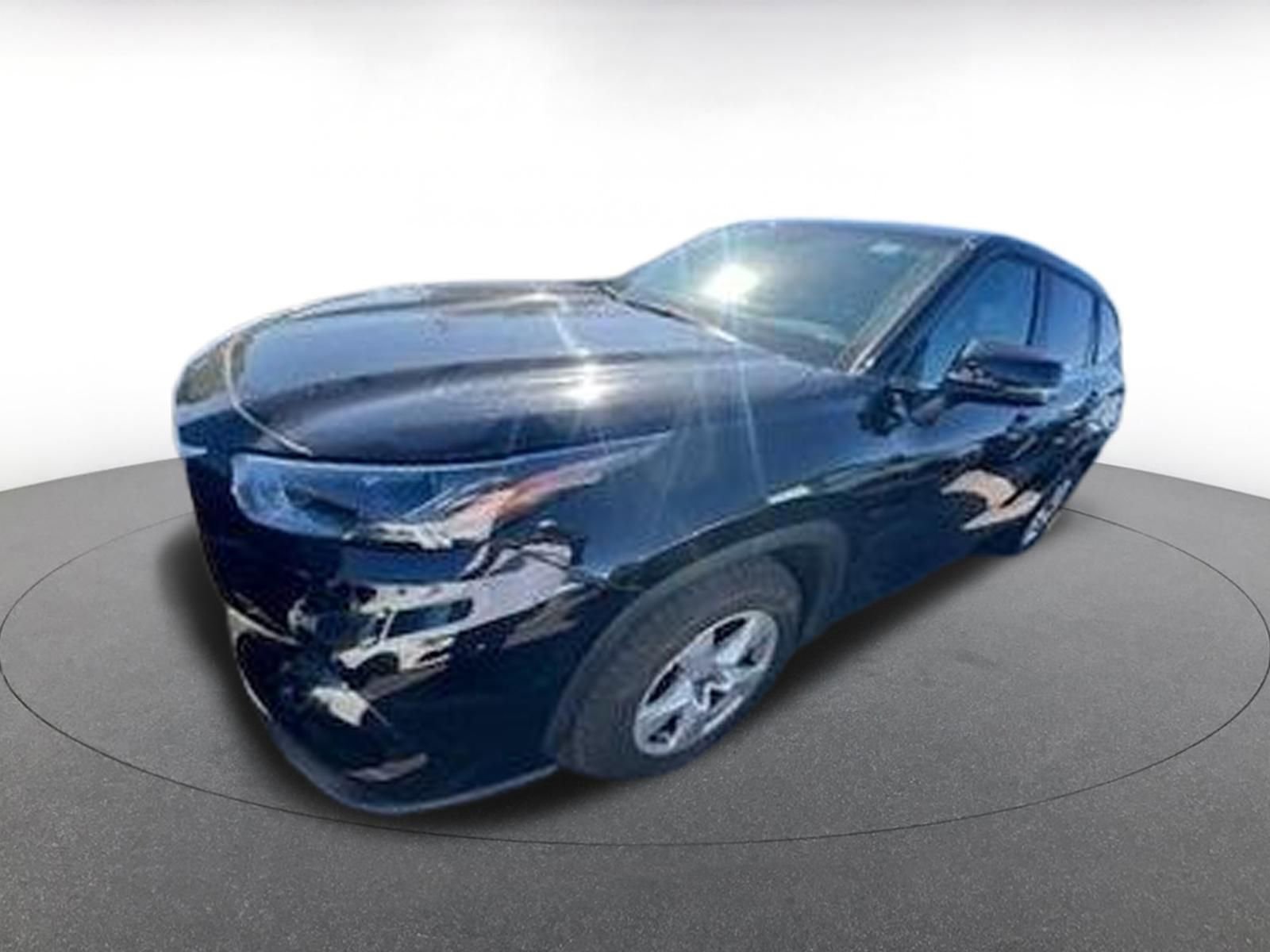 Used 2025 Toyota Highlander LE image 3